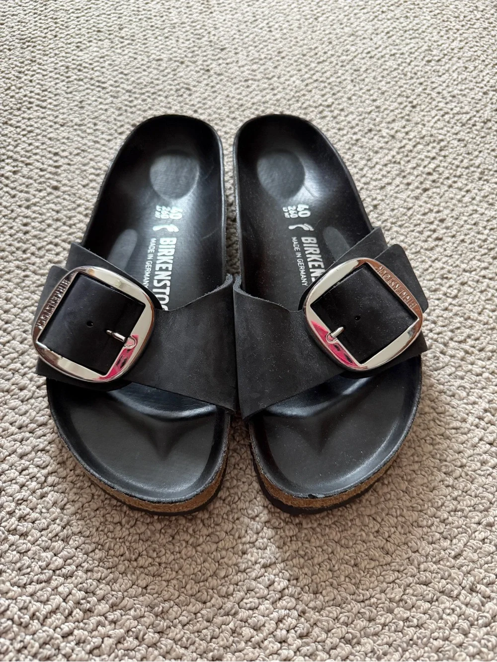 Birkenstock Black Single-Buckle Slide Sandals - Picture 1 of 3
